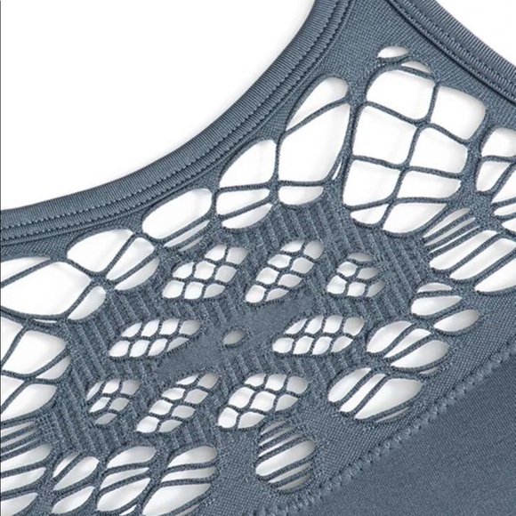 GREY LIGHT SUPPORT CUT-OUT CRISSCROSS SPORTS BRA - Picture 5 of 7